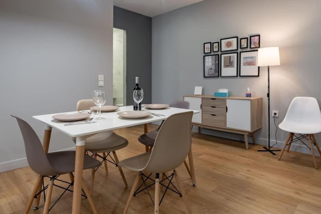 Modern, Quite 1-Bdr Apt 5 Min Walk To Acropolis Atenas Exterior foto