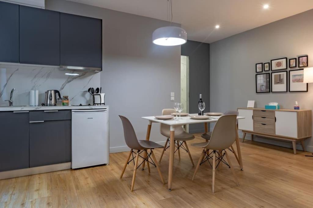 Modern, Quite 1-Bdr Apt 5 Min Walk To Acropolis Atenas Exterior foto