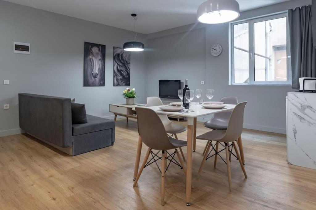 Modern, Quite 1-Bdr Apt 5 Min Walk To Acropolis Atenas Exterior foto